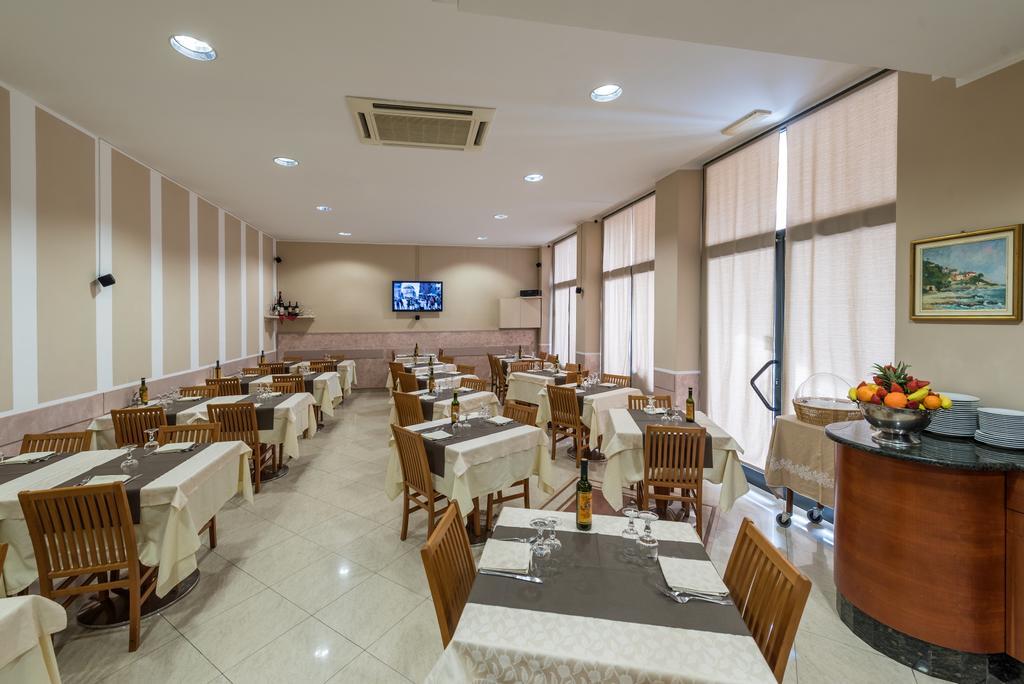 Hotel Santa Maria Finale Ligure Exterior photo